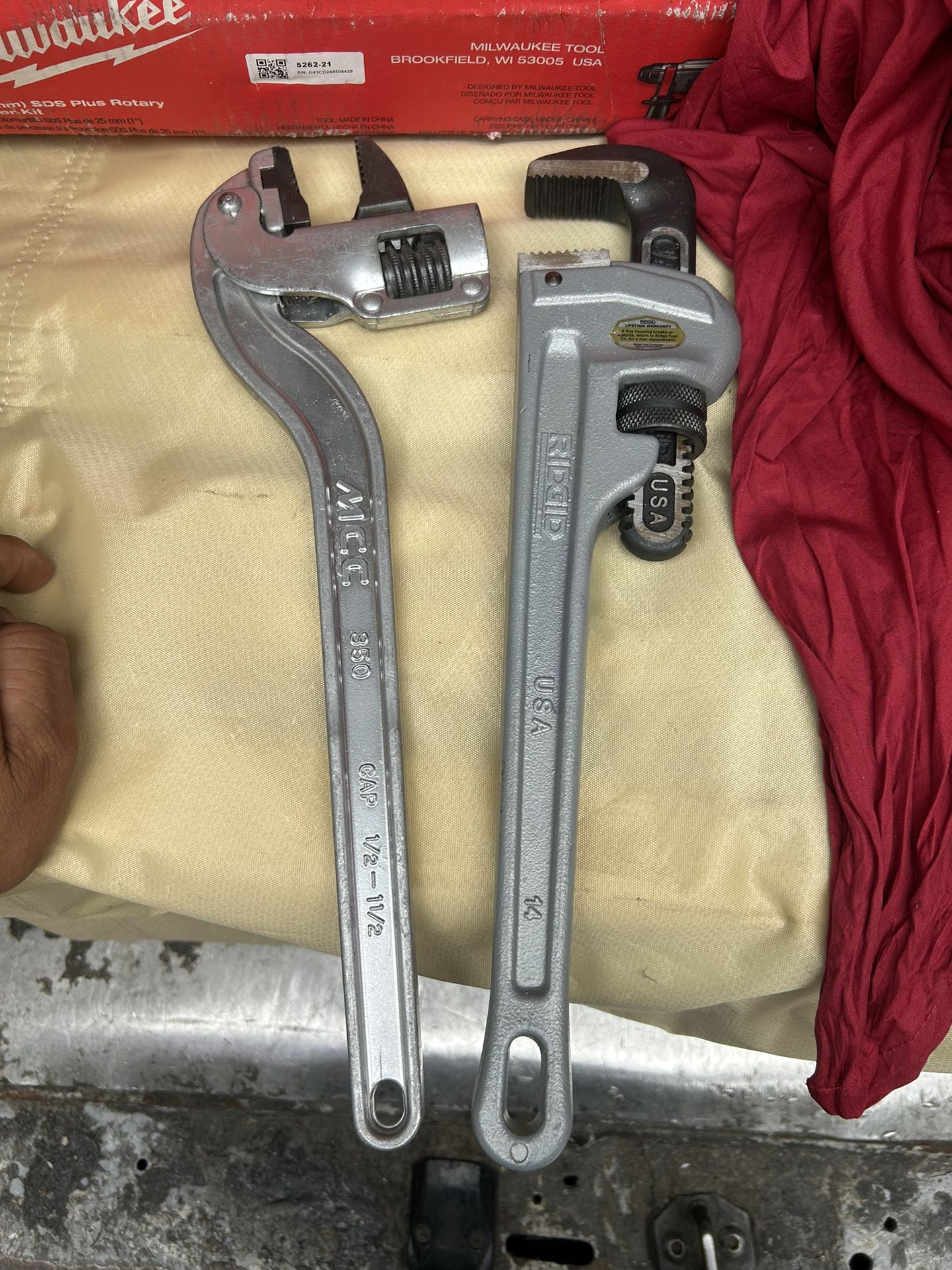 NEW MCC 350 CWTDA350 Corner Wrench Aluminum Slim Wide And RIDGID Aluminum Pipe Wrench 14 In