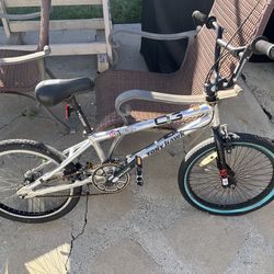 Kids 20in BMX bike