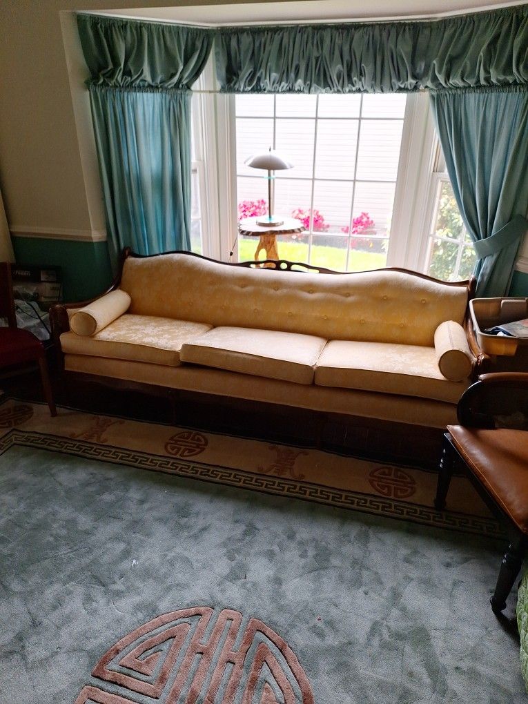 Old English Style Sofa