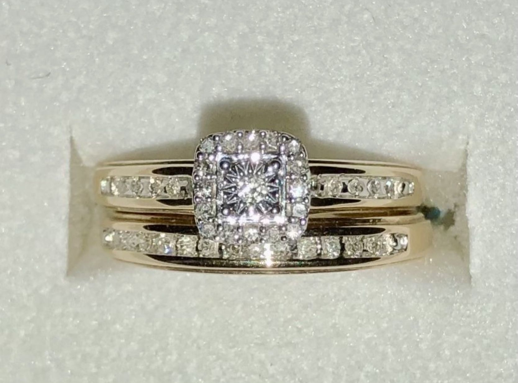 10K Gold Diamond Engagement And Wedding Ring Set. (size 7) 1/5 CTTW BRAND NEW