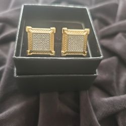  14K GOLD  DIAMOND EARRINGS 