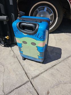 Small Baby Yoda Suitcase - Used