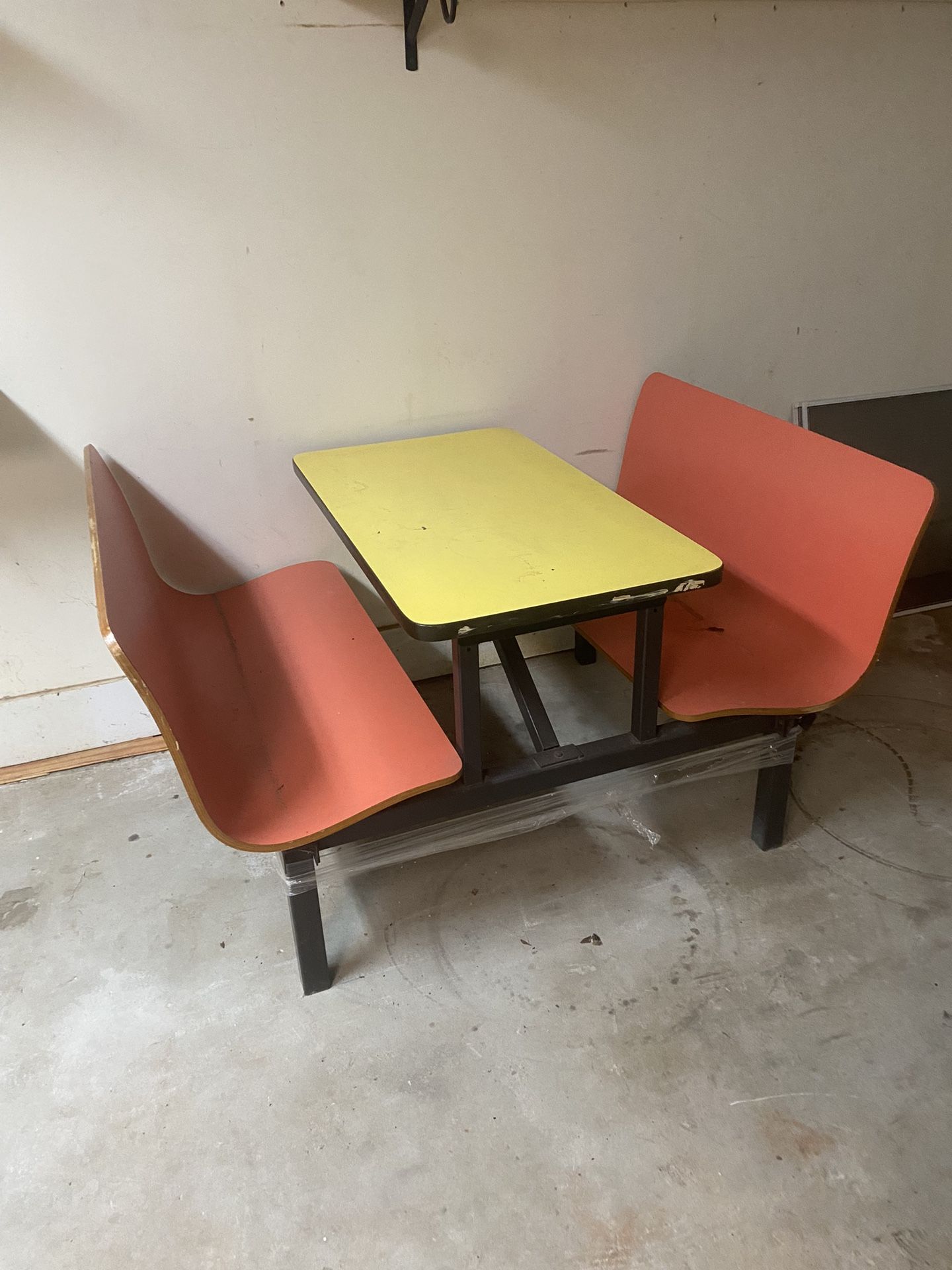 Diner Table And Seat