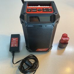 Milwaukee M12 Radio/Charger + Battery