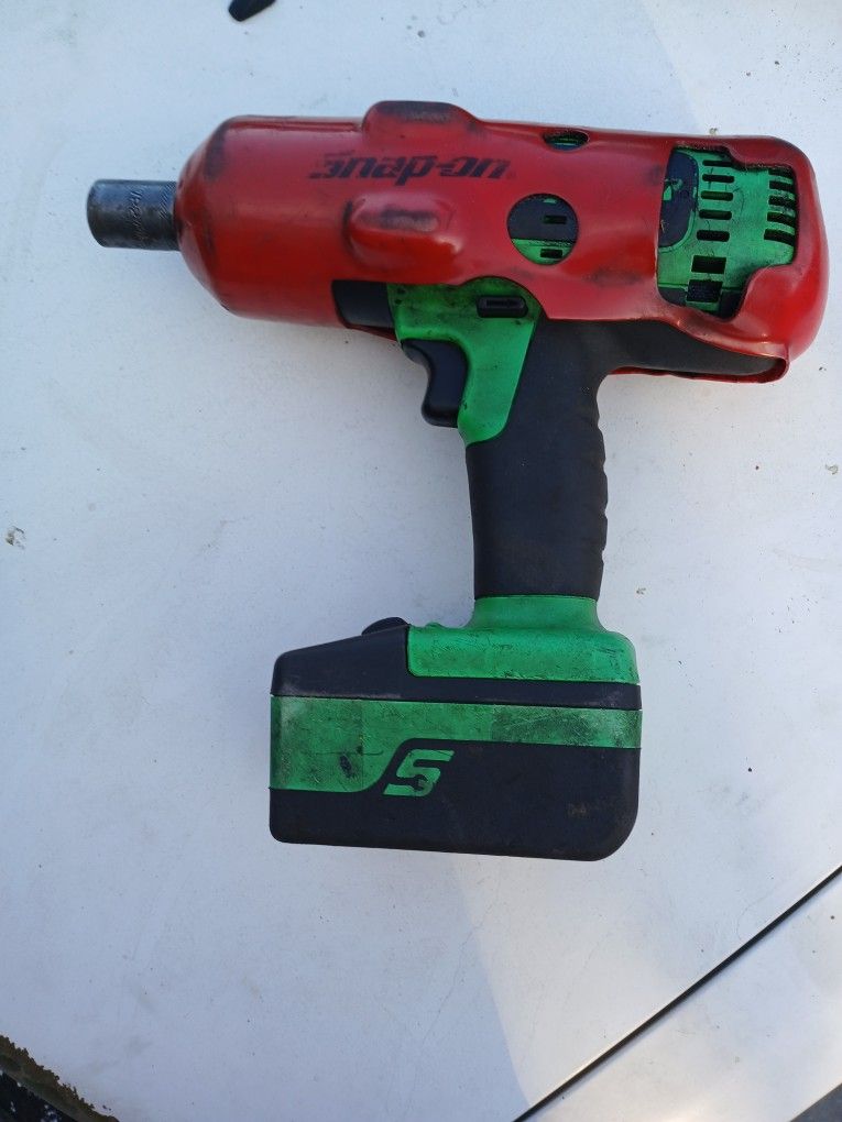 Selling A Half Inch Snap On Gun With Two Batteries And A Charger