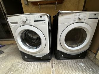 Washer and Gas Dryer LG 1 yrs old