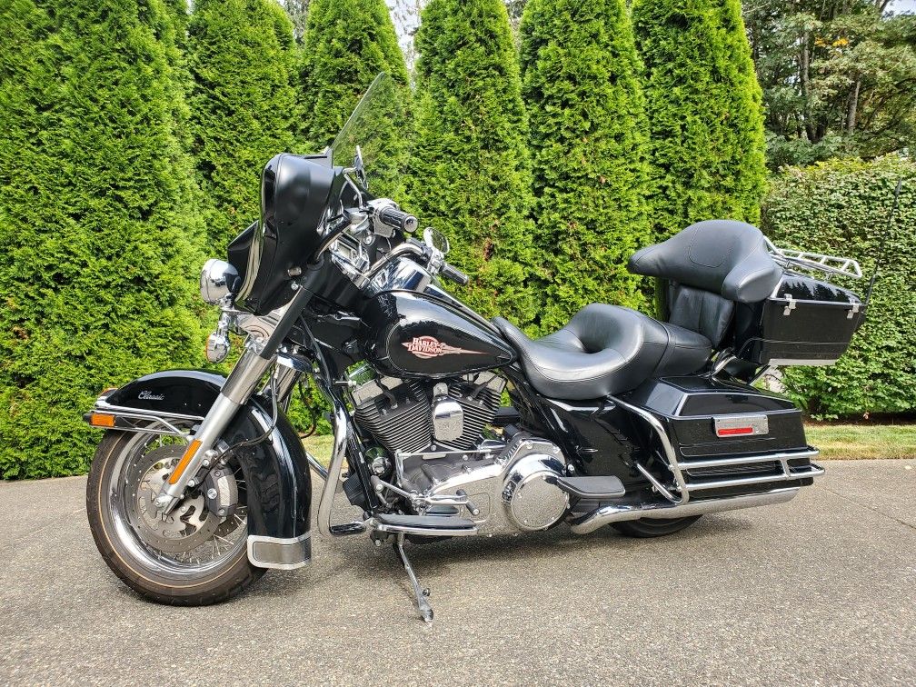 2011 Harley Davidson FLHTC
