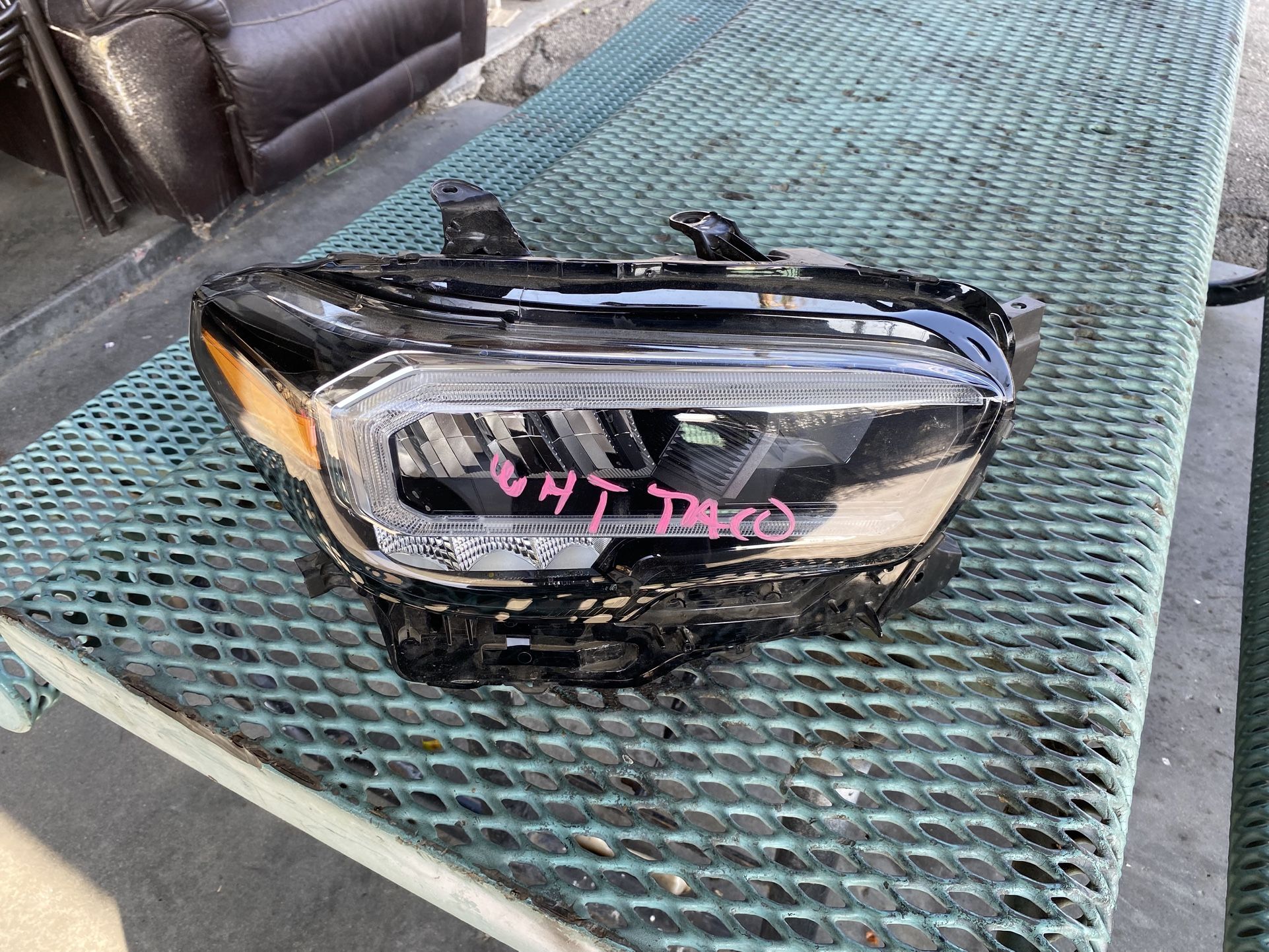 Toyota Tacoma Full Led Oem Headlight