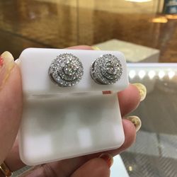 Sterling Silver With Moissanite  Diamond  Earring ..we Have Different Style Available In Store ..