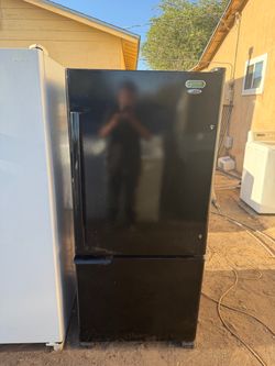 Amana Black Top Fridge Bottom Freezer Refrigerator For Sale $260 Or Best Offer