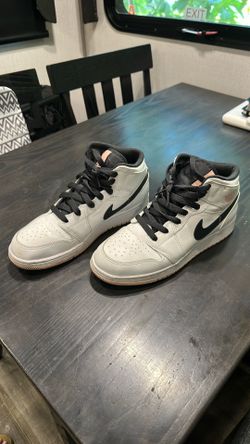 Nike Air Jordan 1 Mid White/Black Gum – Clean 🔥