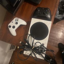 Great Xbox S With 2 Controllers For Sale