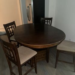 Extendable Dining Table 