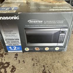 Panasonic inverter microwave 1.2 cu nn-sa651s Brand New In Box