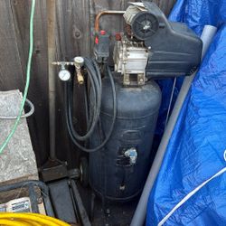 20 Gal Air Compressor 