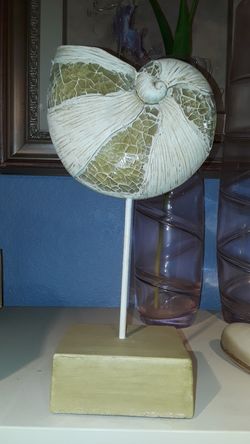 Decorative Sea shell On Stand