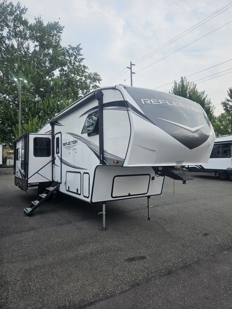 New 2024 Grand Design Reflection 311BHS Bunk Room 5th Wheel 