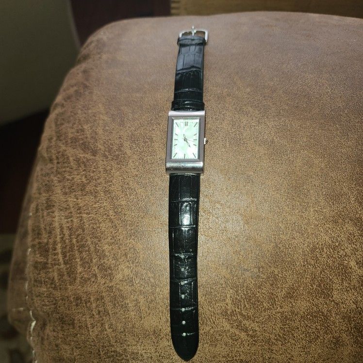 Watch Pearl Face New Battery