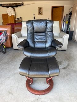 Ekornes Stressless Mayfair Recliner and Ottoman