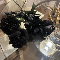 Black And Gold Flowers 