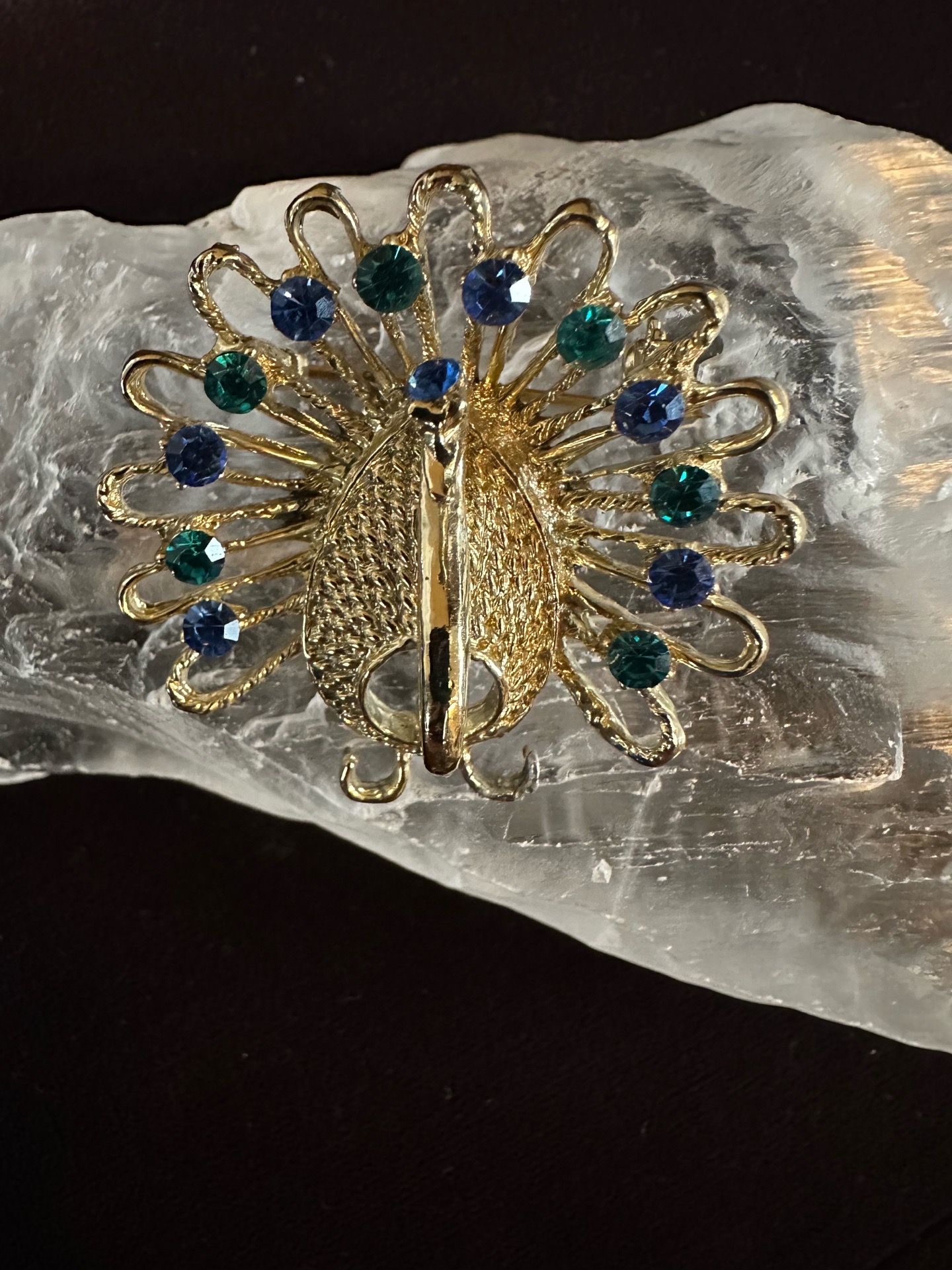 Vintage Peacock Brooch Gold Tone Unsigned Multi Color Rhinestone
