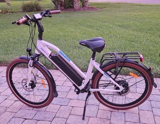 White Magnum Metro 48V Electric  Bike