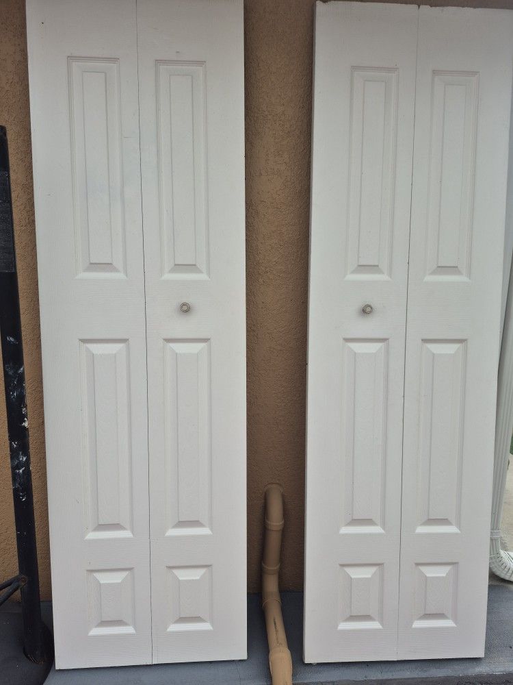 Closet Doors/ Puertas De Close