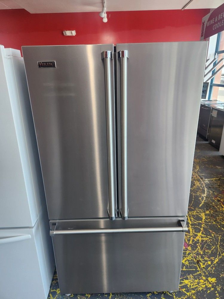Final Sale Viking 36 Inch Counter Depth Refrigerator 19.8 Cu Ft RVFFR336SS