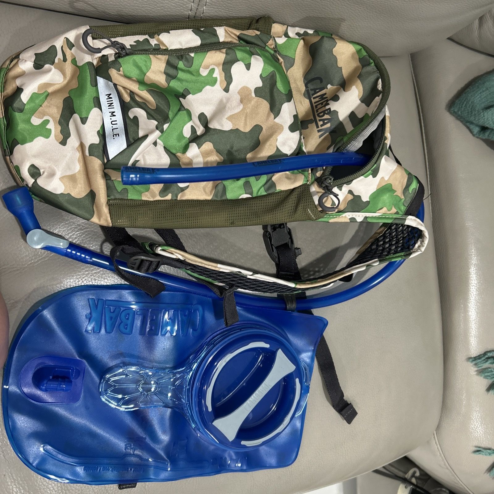 CamelBak Mini M.U.L.E. Kids Hydration Backpack