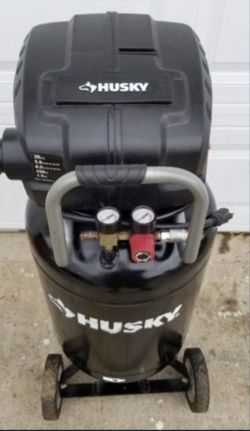 HUSKY 20 Gallon Compressor  Like New