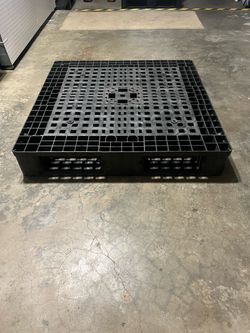 Plastic pallet