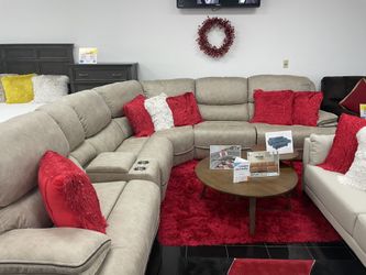 Beautiful Huge Sectional With 3 Recliners 