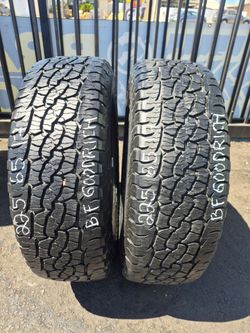 PAIR OF P225/65R17 BFGOODRICH  $120