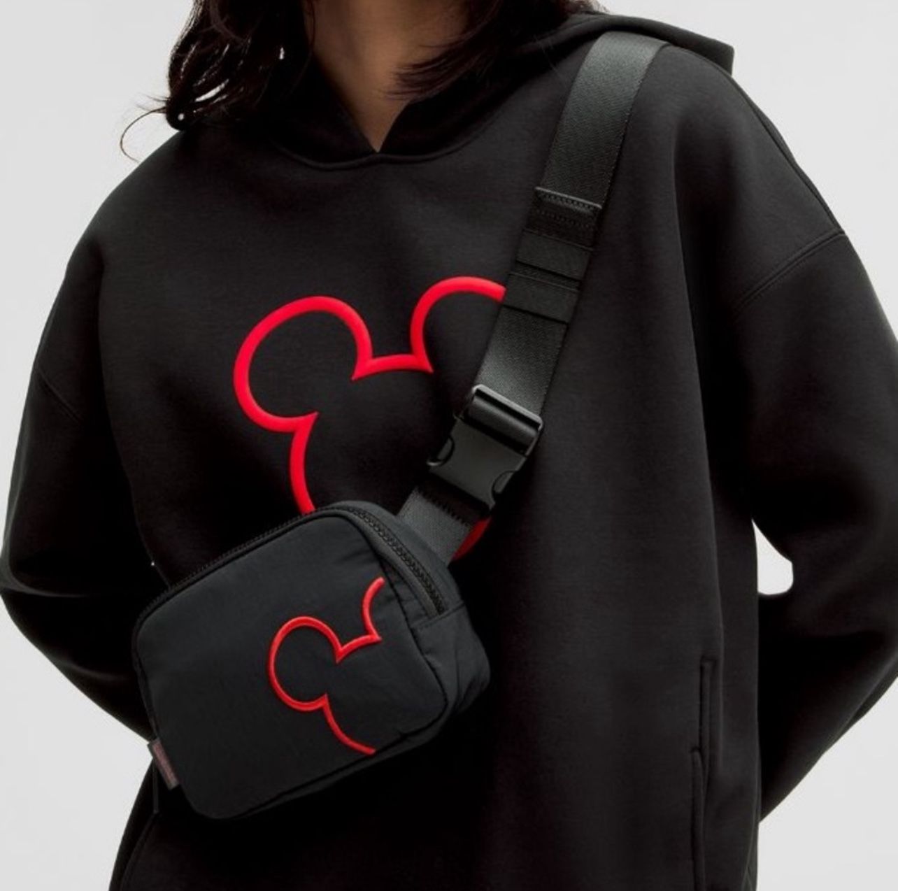 Disney x lululemon Everywhere Belt Bag 1L
