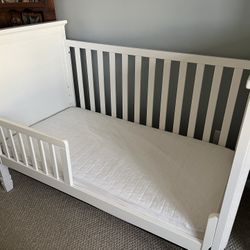 White DaVinci Wood Crib/Toddler Bed With Mattress