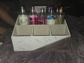 Makeup holder