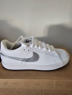 Nike Court Royale Sneakers