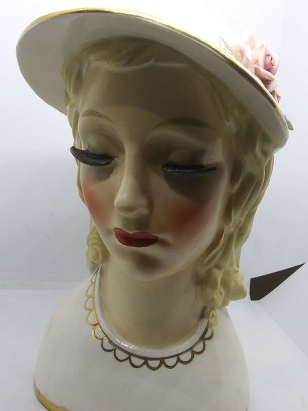 VINTAGE LADY HAT HEAD 1950S