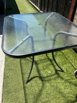 Outdoor table and chairs