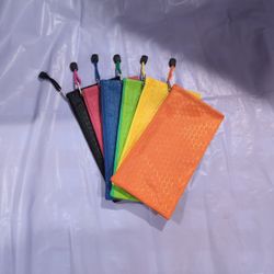 6 Pouches