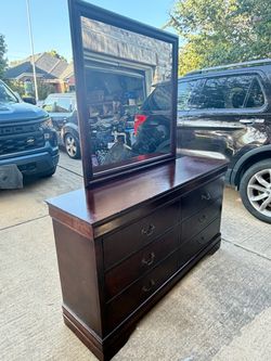 Dresser with mirror 58”x 16” x33”