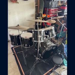 PDP Drum Set Complete 