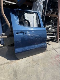Rh rear door Chevy Silverado 1(contact info removed)-2025
