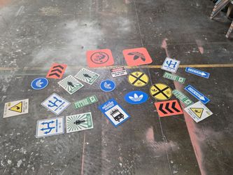 Adidas Hellstar signs