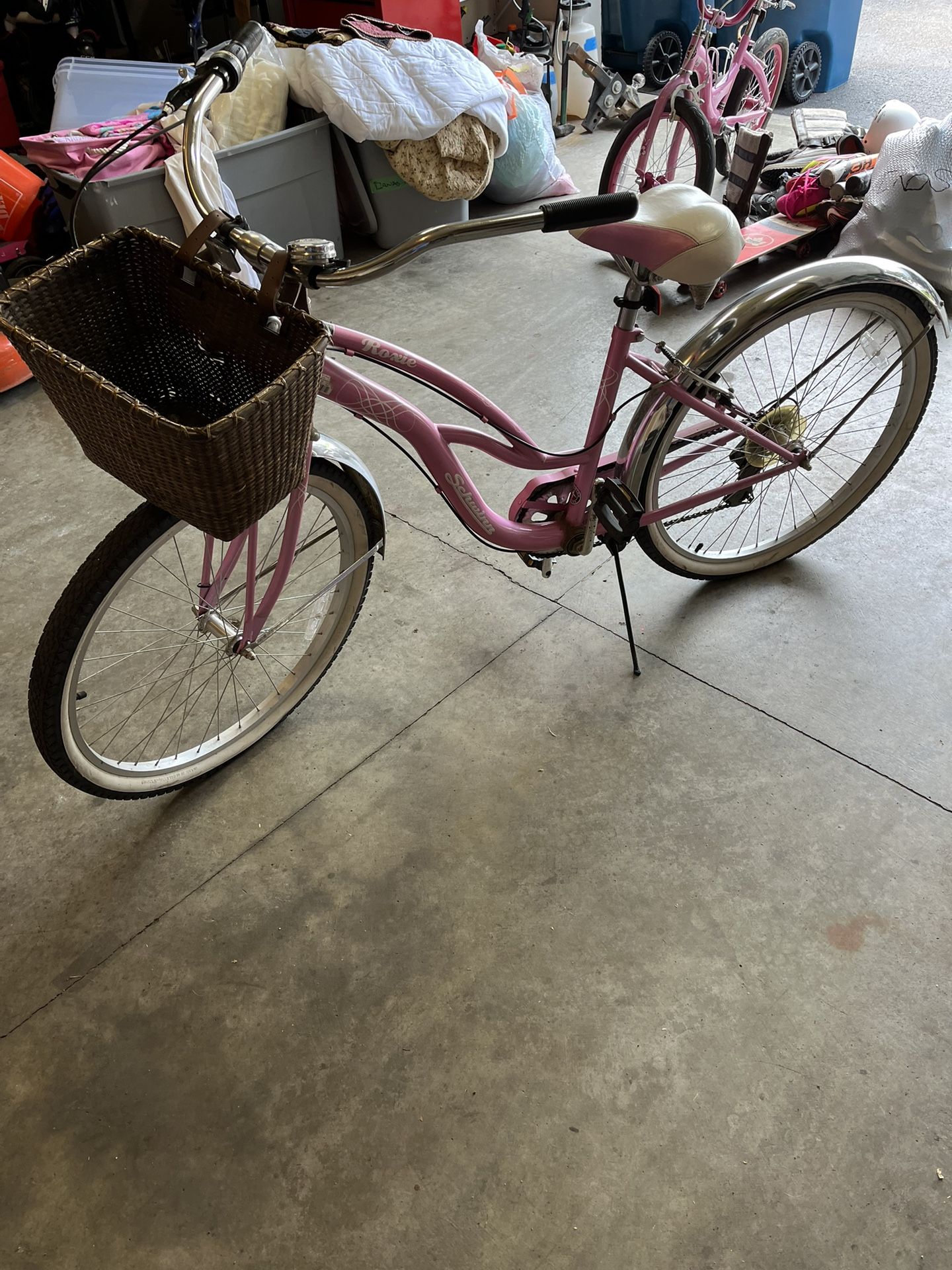 Schwinn Roxie Women’s Vintage Looking 7 Speed Bicycle 