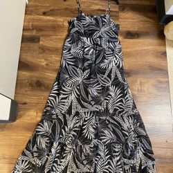 Brand new woman’s Banana Republic brand black and gray  palm print maxi dress up for sale