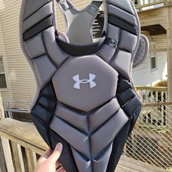 Under Armour Converge Pro Series 2 Chest Protector 