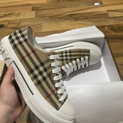 Burberry Shoes 