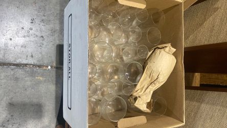 Glass wine cups