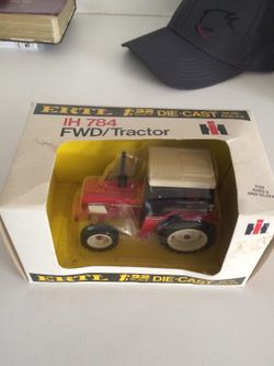ERTL International Harvester 784 1:32 size